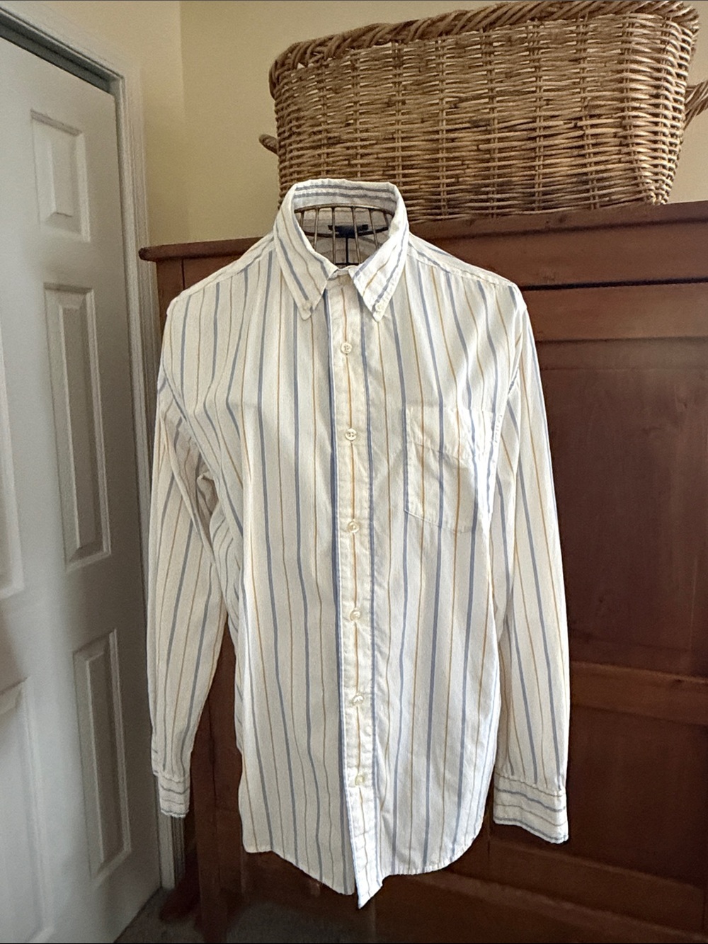 American Eagle Outfitters Menโs Striped Button-Down Shirt